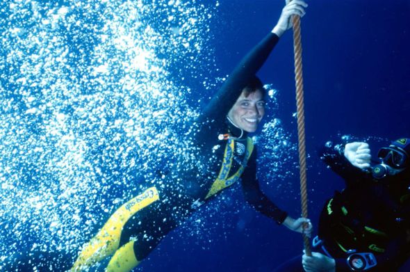 Infranto il record mondiale di immersione in profondità e in